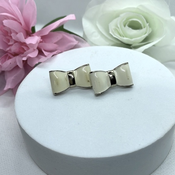 Cream White Enamel Bow Stud Earrings - Picture 6 of 9